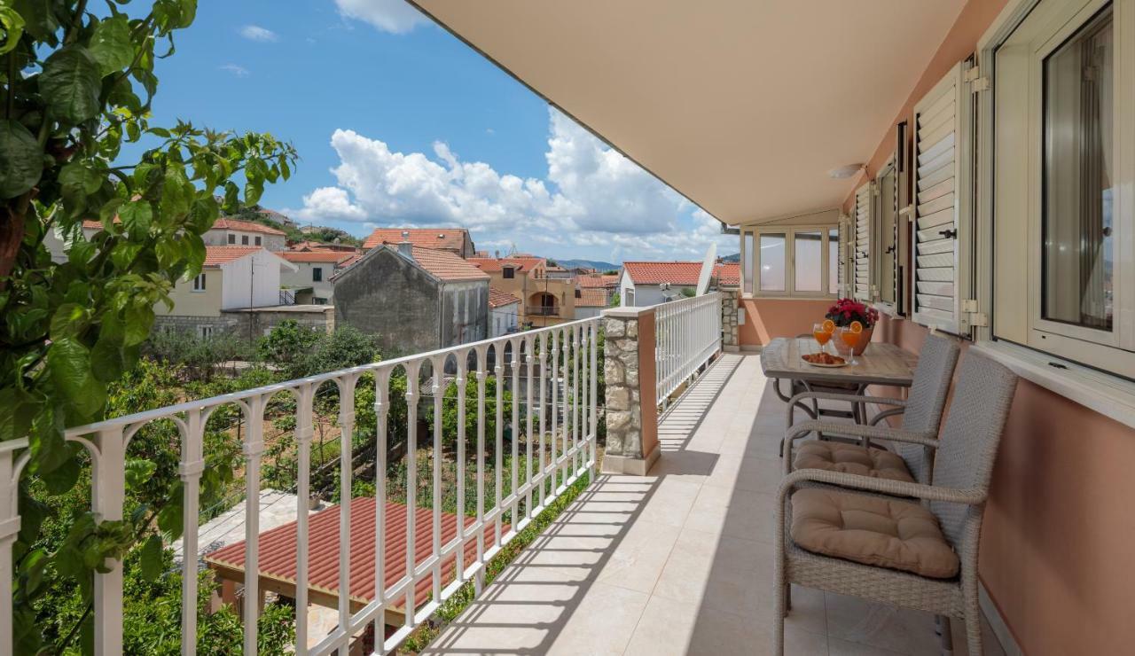 Apartmani Oaza Trogir Exterior foto